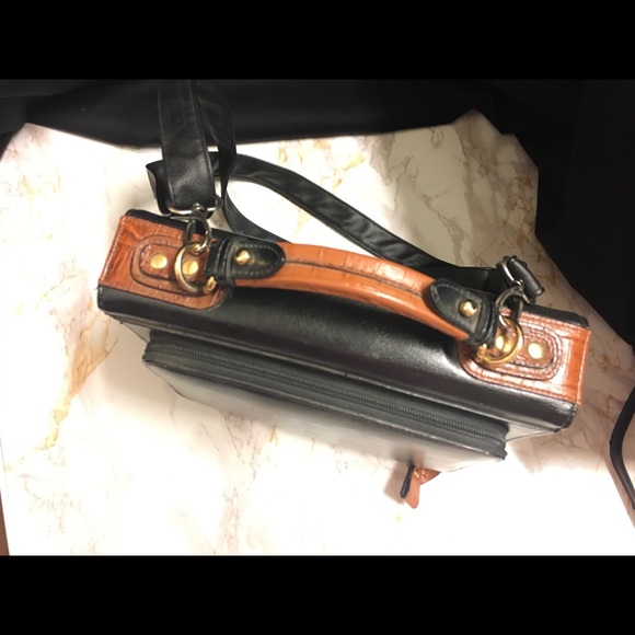 Authentic Leather Purse Solid Design - Picture 6 of 9